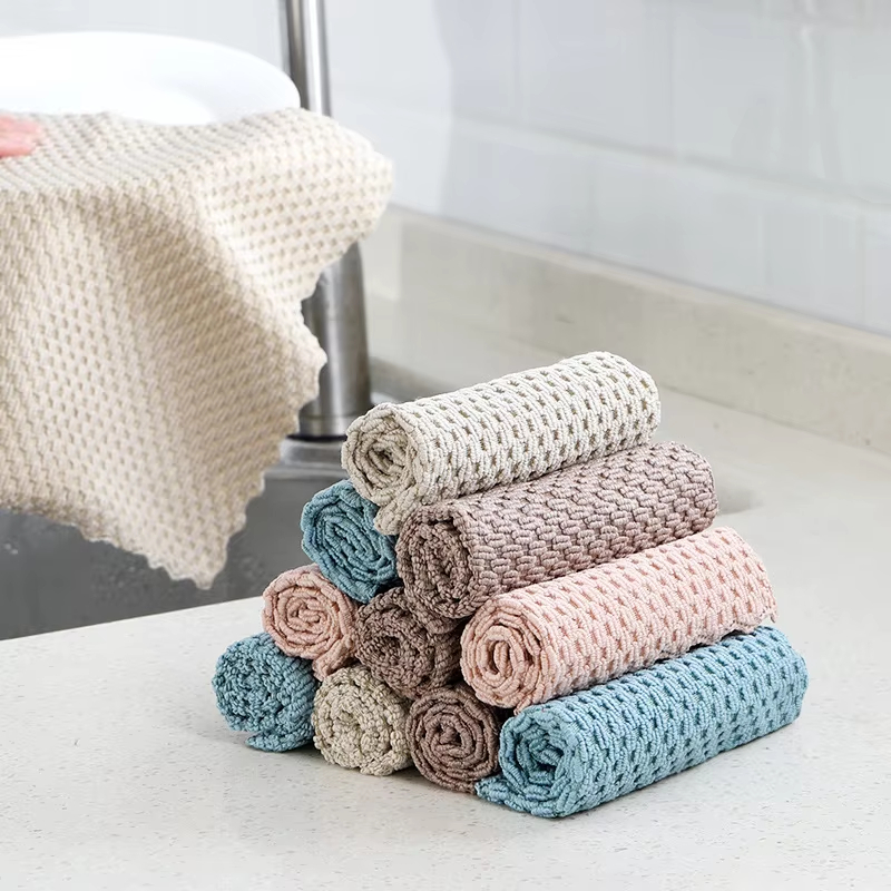 Mikrofiber bezlerle temizleyen insanlar?